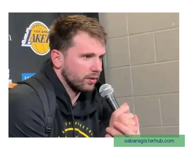 海斯谈防守责任与东契奇复出挑战 强调禁区防守与避免再次吃T